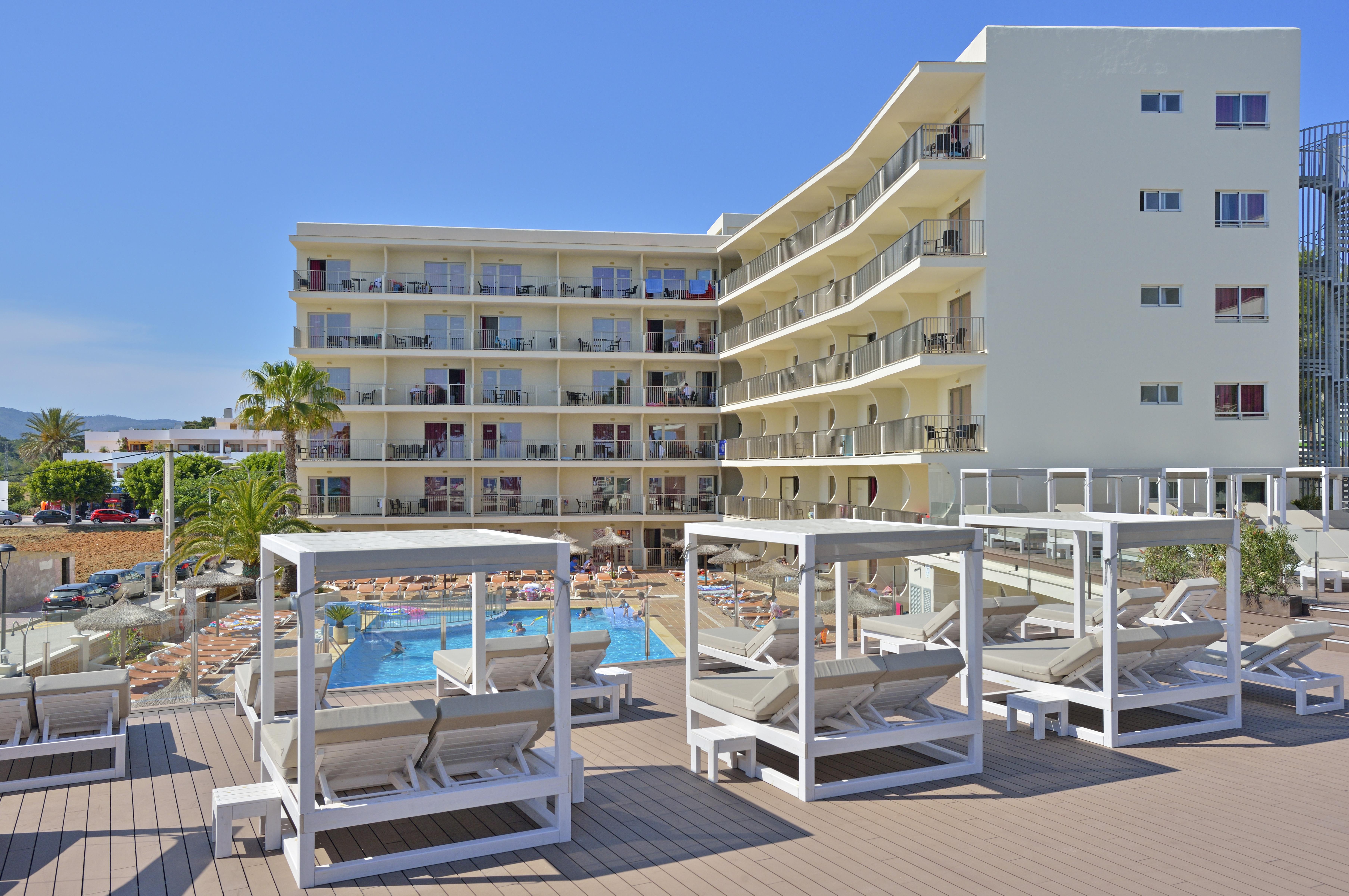 Leonardo Santa Eulalia Apartment