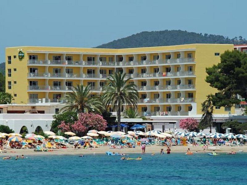 Leonardo Santa Eulalia Apartment