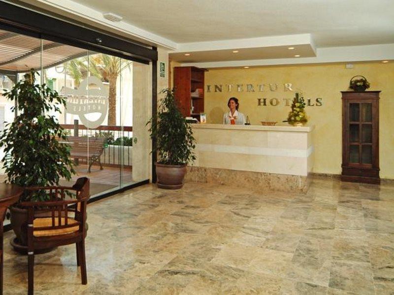 Leonardo Santa Eulalia Apartment